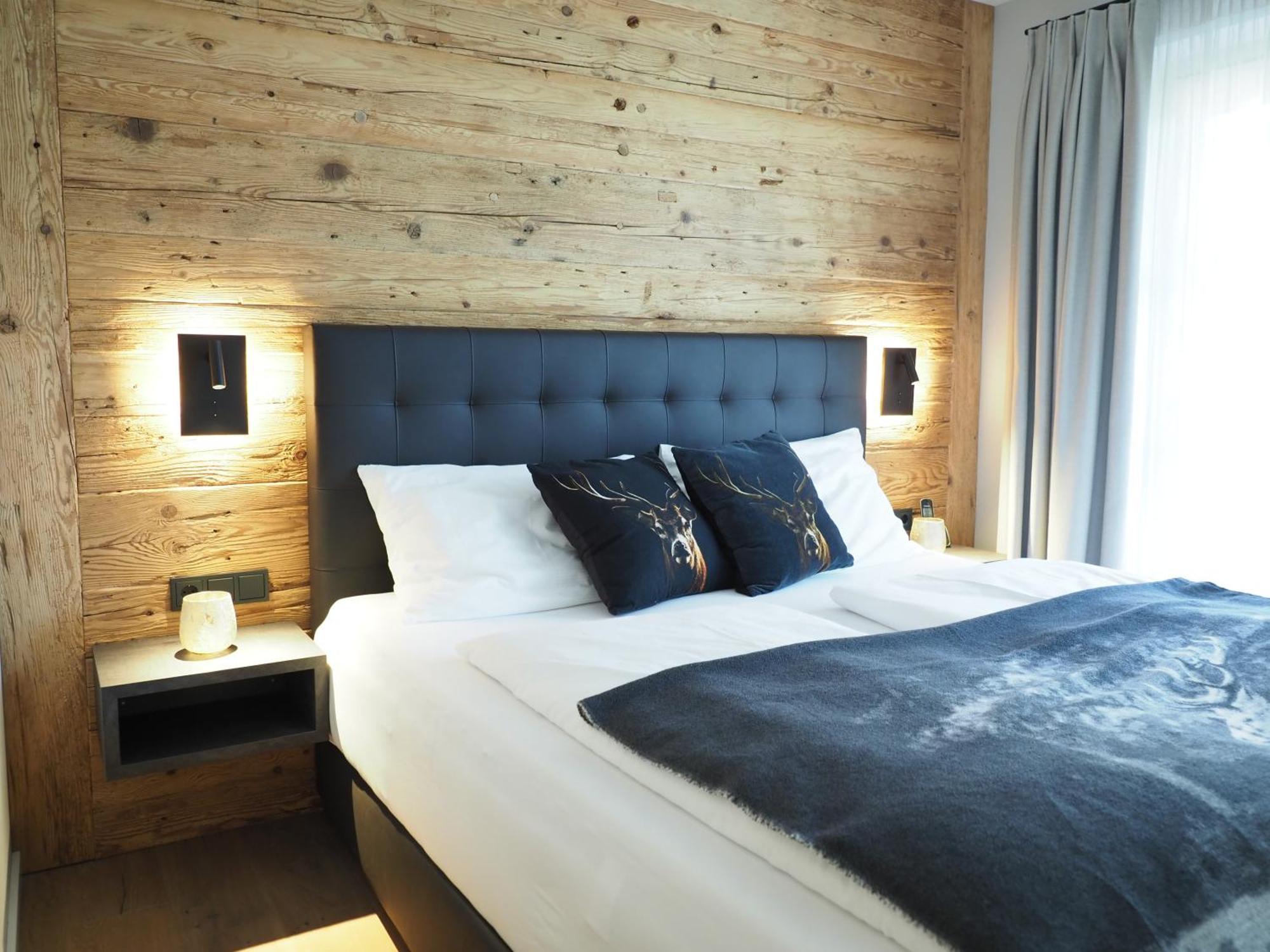Bayerischer Hof Hotel 4*